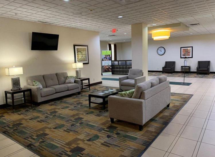 Quality Inn & Suites Downtown Мэнсфилд Экстерьер фото